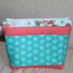 HANDMADE QUILTED COSMETIC MAKE-UP WRISTLET BAG